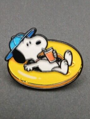 Snoopy Enamel Pin - Snoopy on Yellow Float with Blue Hat